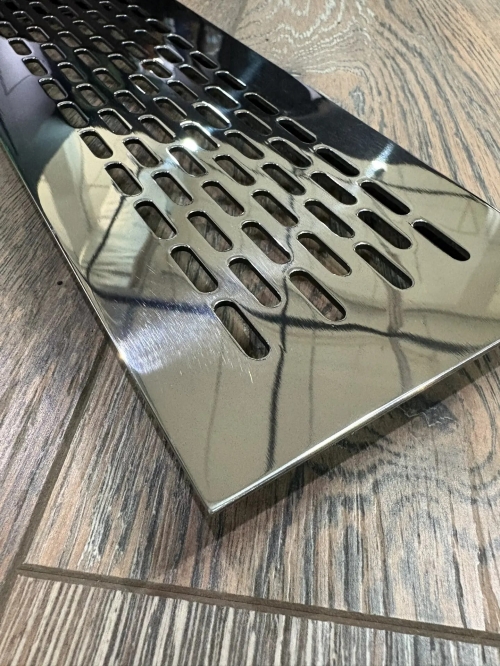 Вентиляционная решетка из полированной нержавеющей стали NR 10 300х100